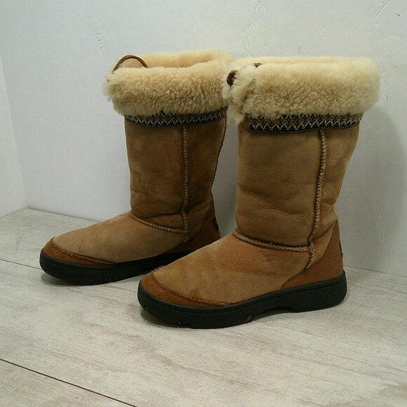 UGG Australia Embroidered Ultimate Fur Cuff Shearling Lined Winter Boot Size 6 - Picture 2 of 11